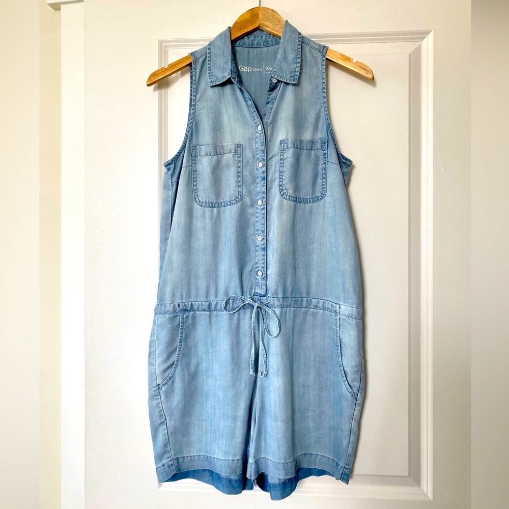 Gap Light Blue Sleeveless Romper - size XS